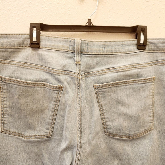 Universal Thread Size 18  jeans - Picture 2 of 3